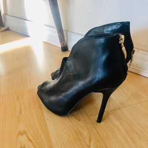 Guess stiletto boots